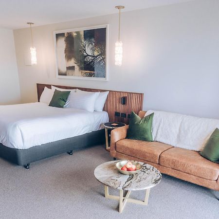 Risby Cove Boutique Hotel Strahan Buitenkant foto