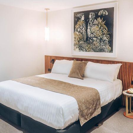 Risby Cove Boutique Hotel Strahan Buitenkant foto