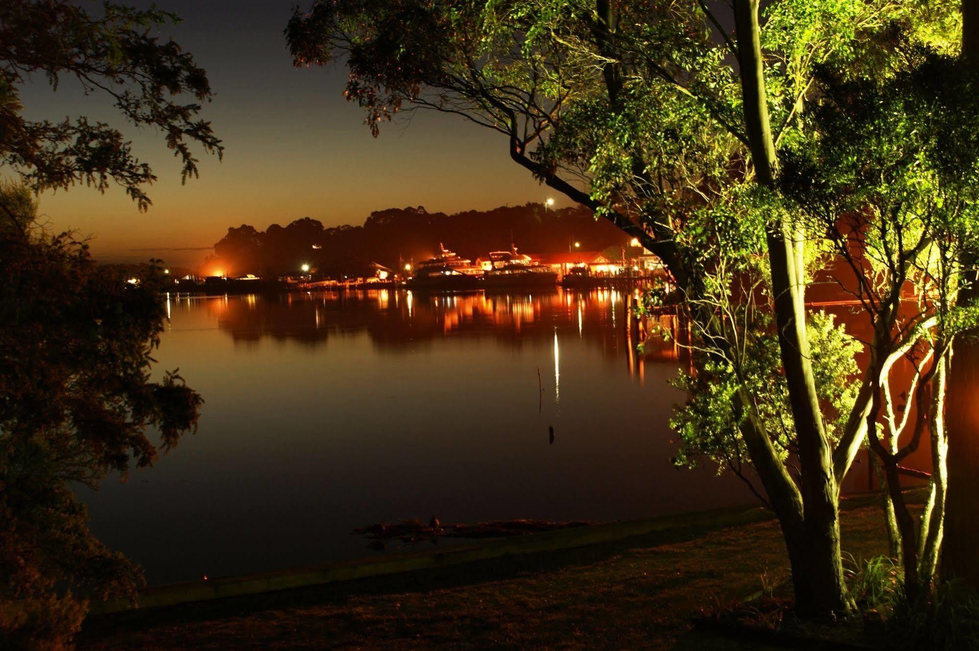 Risby Cove Boutique Hotel Strahan Buitenkant foto